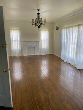 5906 San Vicente Blvd, Unit 5906 San Vicente Blvd up in Los Angeles, CA - Building Photo - Building Photo