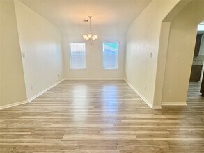 1205 Quarterhorse Dr in Alvin, TX - Building Photo - Building Photo