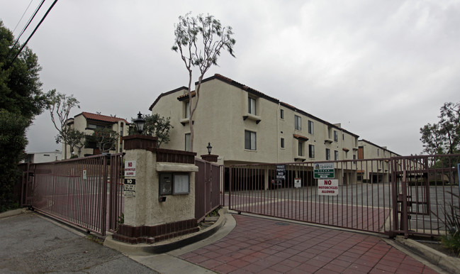 Las Brisas Apartments