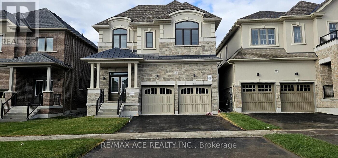 230 Flood Ave in Clarington, ON - Building Photo