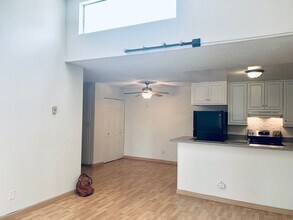 3549 Castle Glen Dr in San Diego, CA - Building Photo - Building Photo