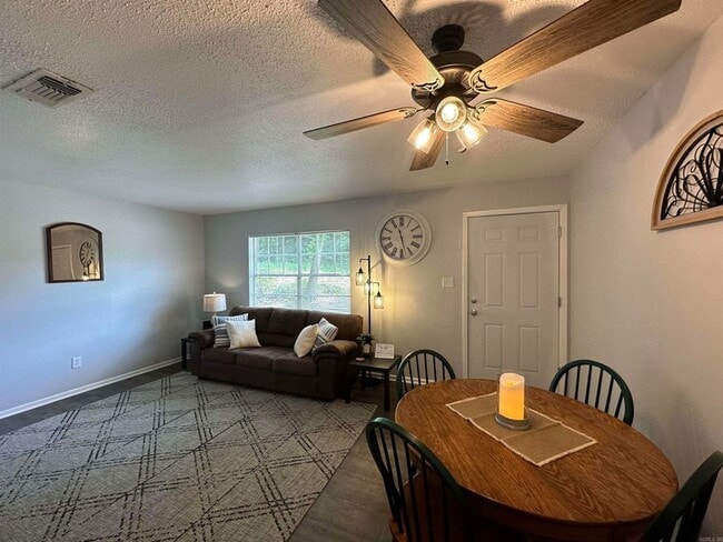 3801 Elizabeth St in Texarkana, TX - Building Photo - Building Photo