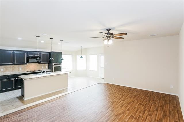 632 River Rock Rd in Azle, TX - Building Photo - Building Photo