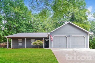 4486 Lindsey Dr SW in Powder Springs, GA - Building Photo