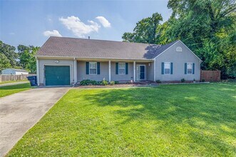 5819 Woodside Ln in Portsmouth, VA - Building Photo - Building Photo