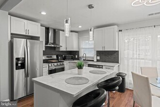 124 Pennypacker Dr in Willingboro, NJ - Building Photo - Building Photo