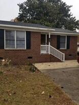 117-B E John St in Mount Olive, NC - Building Photo