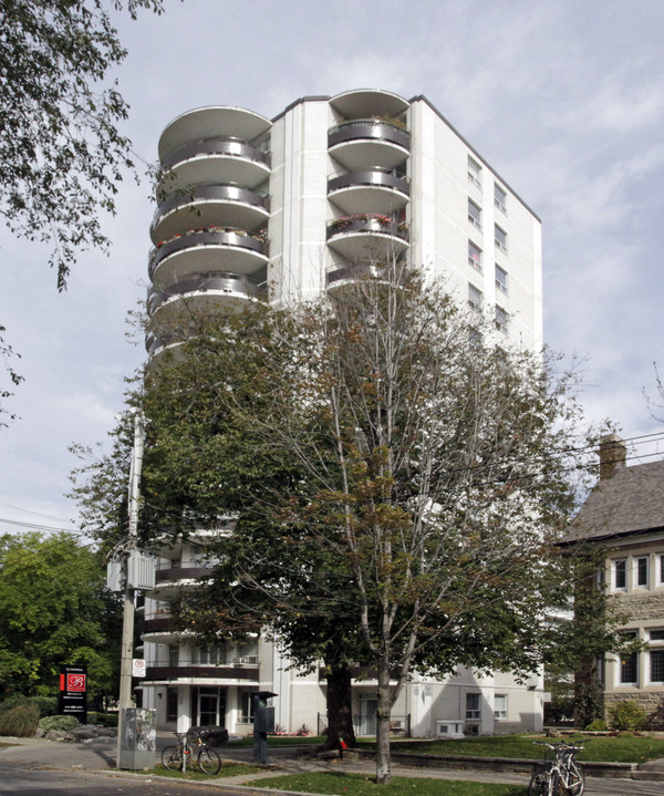 Brazil Towers in Toronto, ON - Building Photo