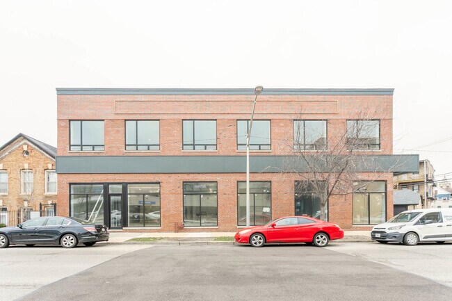 property at 1470 W Webster Ave