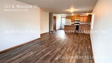 123 N Madison St in Lafayette, OR - Building Photo - Building Photo