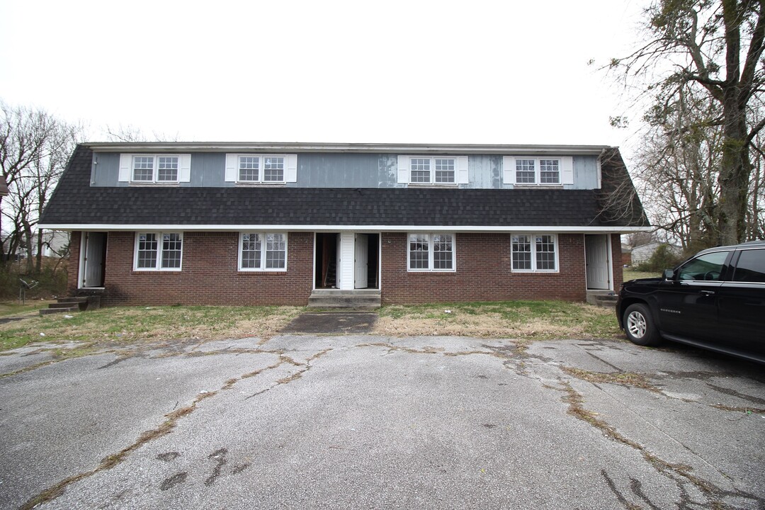 124 Barcelona Ct in Paducah, KY - Building Photo