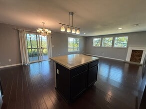 73 Warm Springs Dr in Cascade Locks, OR - Building Photo - Building Photo