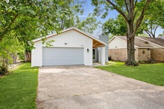 9319 Carousel Ln in Houston, TX - Building Photo - Building Photo