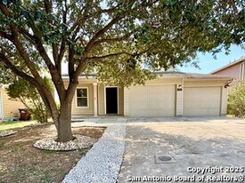 6910 Lunar Way in Converse, TX - Building Photo