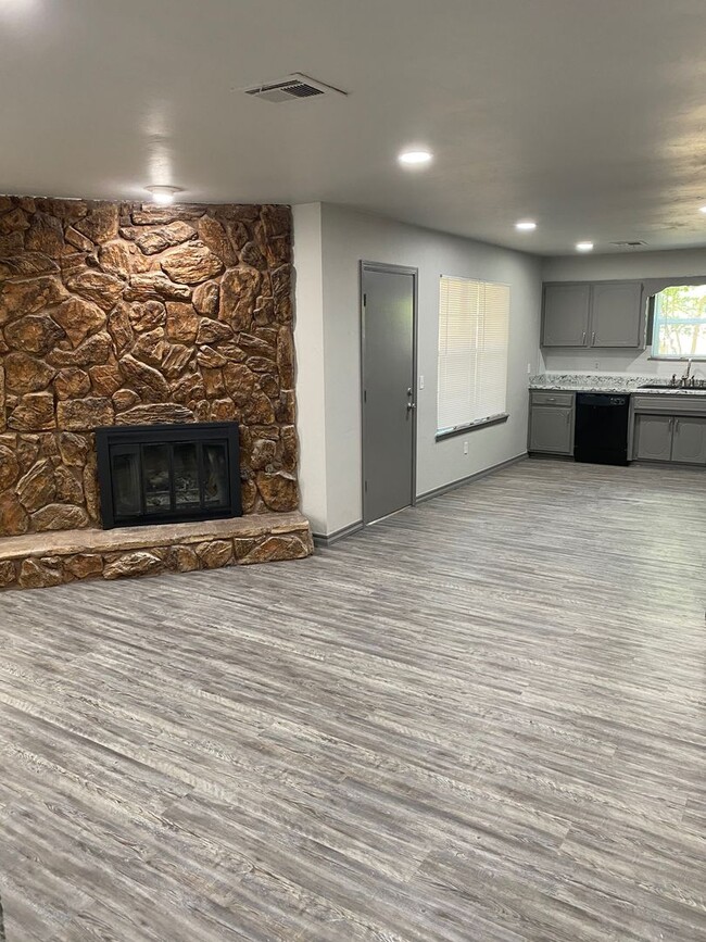 1521 Vulcan Cir in Edmond, OK - Building Photo - Building Photo