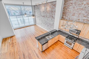 310 S Main St, Unit 101 in Memphis, TN - Building Photo