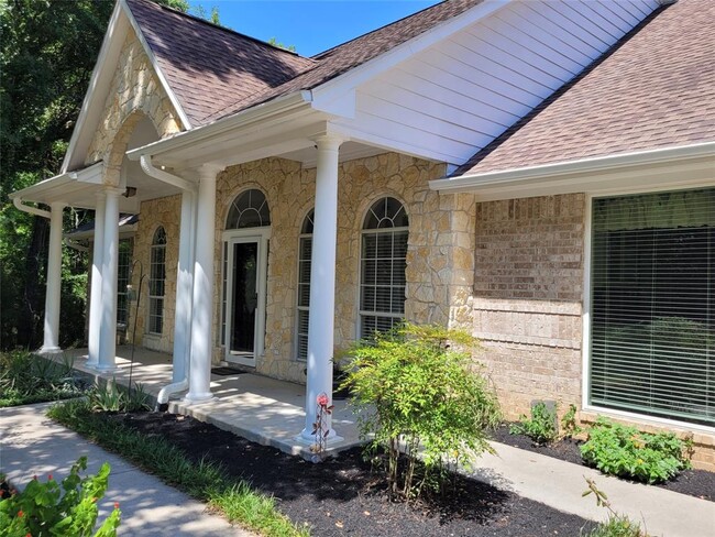 2626 Blue Lake Dr in Magnolia, TX - Building Photo - Building Photo