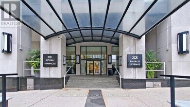 911-33 Empress Ave in Toronto, ON - Building Photo - Building Photo