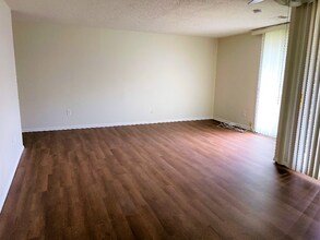 10222 Prince Pl in Largo, MD - Foto de edificio - Building Photo