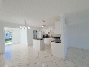 2704 Knight Ln in Delray Beach, FL - Building Photo - Building Photo