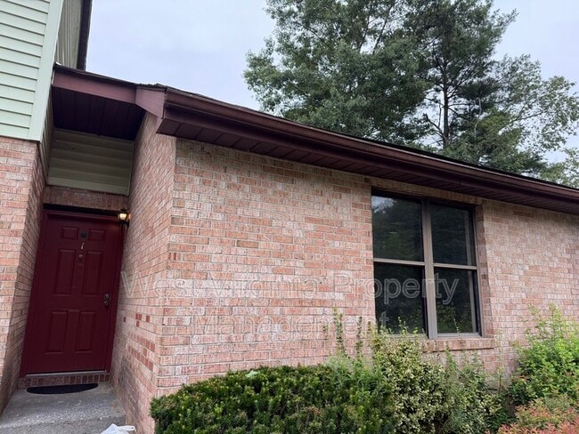 property at 82 Beagle Club Rd