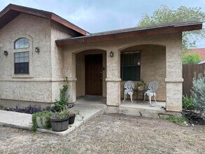 204 Northpoint Dr in Laredo, TX - Building Photo - Building Photo