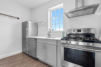105 Broadway in Chelsea, MA - Building Photo - Building Photo