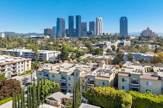 2201 Beverly Glen Blvd. in Los Angeles, CA - Building Photo - Building Photo