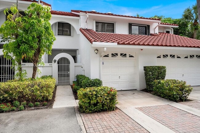 3602 Yacht Club Dr in Miami, FL - Building Photo - Building Photo