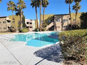 1842 N Decatur Blvd in Las Vegas, NV - Building Photo - Building Photo