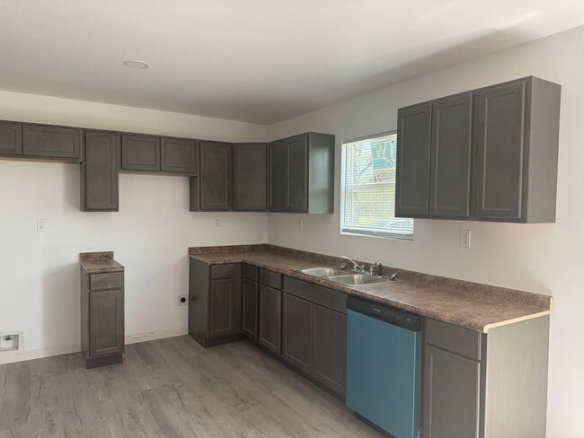 1195 N Lynn St in Gladewater, TX - Building Photo - Building Photo