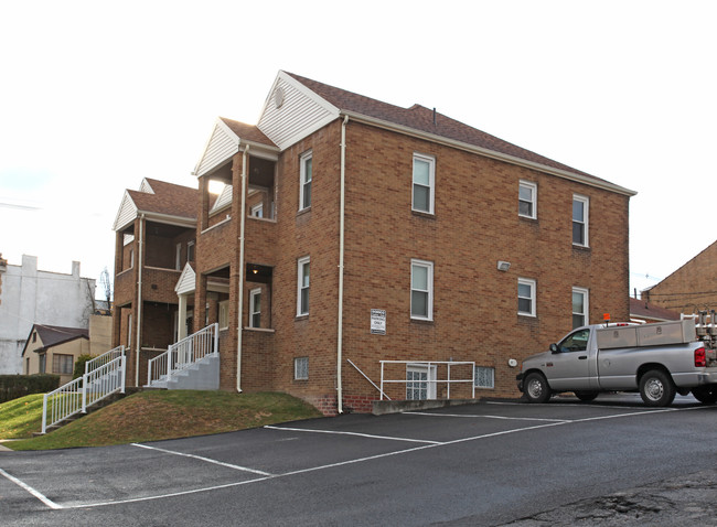 413-411 Gaston Ave in Fairmont, WV - Building Photo - Building Photo