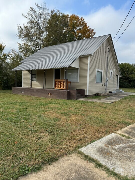 201 Coosa St in Piedmont, AL - Foto de edificio