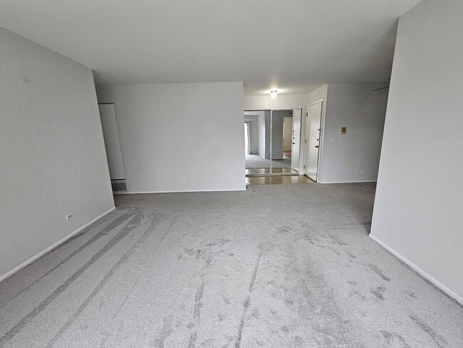 573 Greystone Ln, Unit D2 in Wheeling, IL - Foto de edificio - Building Photo