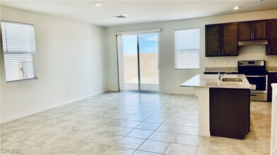 8736 Victoria Pk St in Las Vegas, NV - Building Photo - Building Photo
