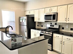 6235 Cupertino Trail in Dallas, TX - Foto de edificio - Building Photo