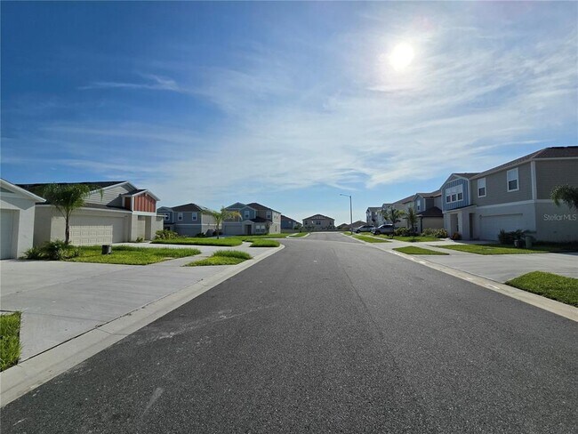 2441 Oakwood Ln in Davenport, FL - Building Photo - Building Photo