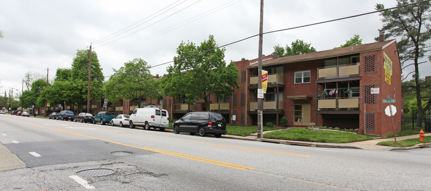 Frederick Manor Apartments in Baltimore, MD - Building Photo