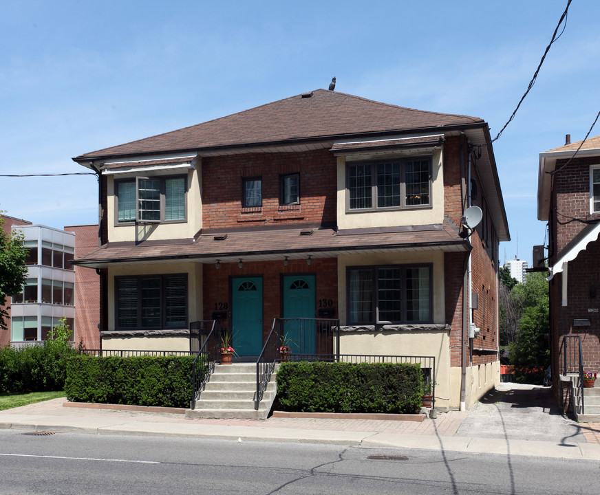 128-130 Davisville Ave in Toronto, ON - Building Photo