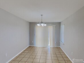 7814 Copper Brk in Converse, TX - Foto de edificio - Building Photo