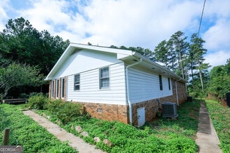 2765 Collins Hill Rd in Lawrenceville, GA - Foto de edificio - Building Photo