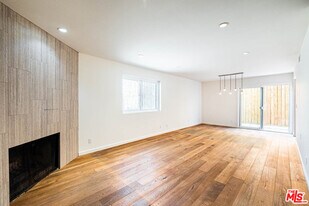 1011 5th St in Santa Monica, CA - Building Photo