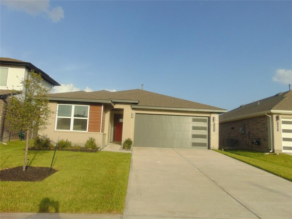 7403 Teton Creek Trace in Richmond, TX - Foto de edificio