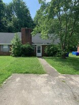 4120 Bridge Ct in Winterville, NC - Building Photo