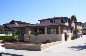 16842 Hoskins St in Huntington Beach, CA - Building Photo - Building Photo