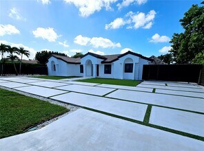 16138 SW 154th Ct in Miami, FL - Building Photo - Building Photo