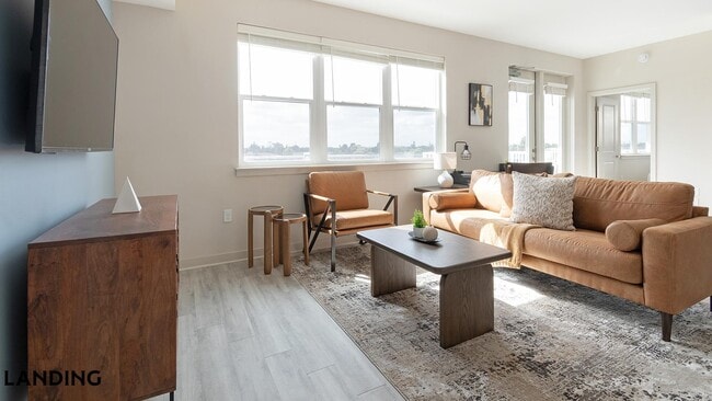 1216 N Atlantic Ave, Unit 201 in Daytona Beach, FL - Building Photo - Building Photo