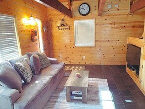 2418 Fir Dr in Running Springs, CA - Building Photo - Building Photo