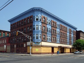 449-461 Main St in Holyoke, MA - Building Photo - Building Photo
