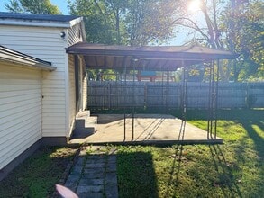 1611 Sweetser Ave in Evansville, IN - Building Photo - Building Photo